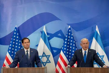 Setiausaha Negara Amerika Syarikat, Encik Marco Rubio (kiri) dan Perdana Menteri Israel, Encik Benjamin Netanyahu, menghadiri sidang akhbar bersama di Baitulmakdis pada 16 Februari. 