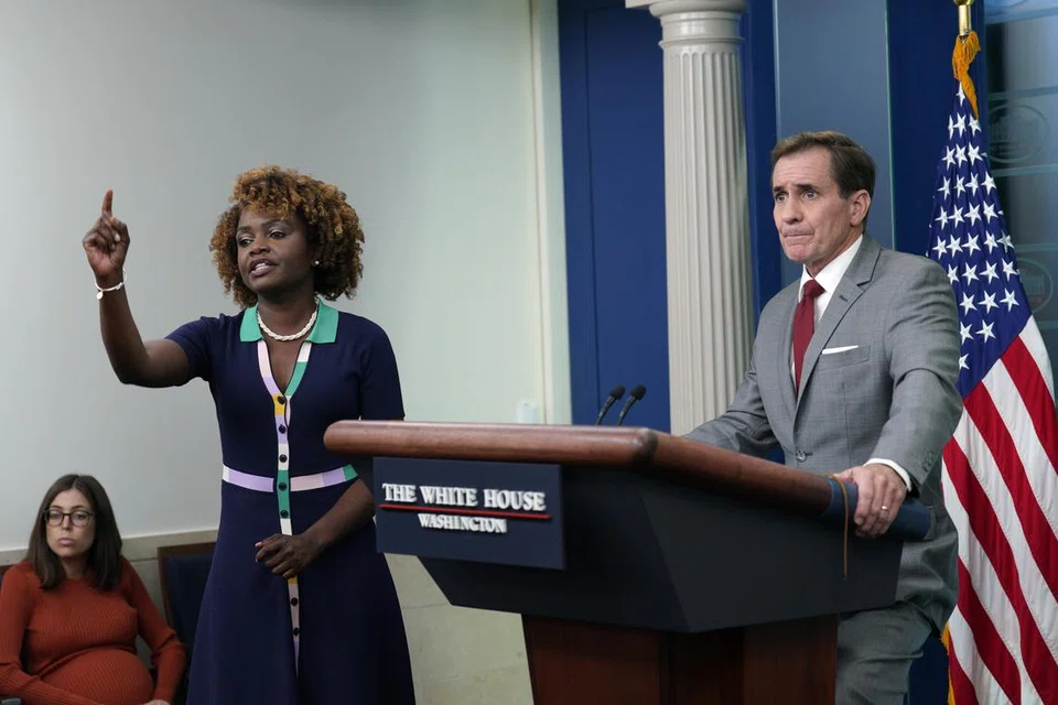 TIADA RUANG KEBENCIAN: Cik Karine Jean-Pierre dan Encik John Kirby mengumumkan Presiden Amerika Syarikat, Encik Joe Biden akan melancarkan sebuah strategi nasional baru untuk menentang Islamofobia, di tengah-tengah kritikan rakyat Muslim Amerika mengenai sokongan pentadbirannya bagi kempen Israel terhadap Hamas.  