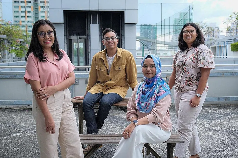 Cik Irma Kamarudin, Encik Harith Mustaffa, Cik Shahida Sarhid dan Cik Zulaiqah Abdul Rahim antara 12 yang menerima Anugerah Kecemerlangan. - Foto-foto BH oleh SHAFIQ APANDI