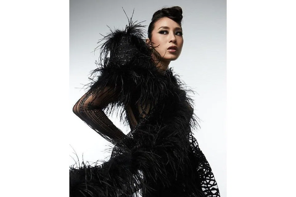 ANGGUN: Inilah rekaan gaun malam buat Ratu Singapura, Bernadette Belle, pakai pada acara Ratu Universe. - Foto MISS UNIVERSE SINGAPORE