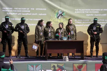 Hamas bebaskan empat tebusan askar wanita Israel (dari kiri) Cik Naama Levy, Cik Liri Albag, Cik Daniella Gilboa dan Cik Karina Ariev sebagai pertukaran kedua dengan 200 tahanan Palestin di penjara Israel pada 25 Januari 2025.
