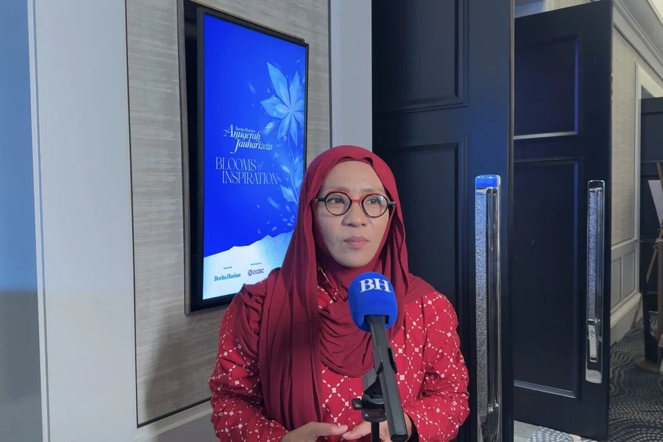 Pendidik dan aktivis budaya, Cik Asnida Daud.