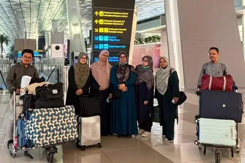 Anak Krakatau, penerbangan dibatalkan, rakyat Singapura