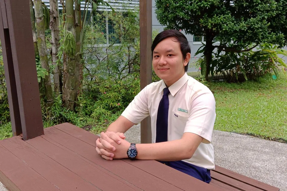 HARUNGI DUGAAN: Sehari sebelum peperiksaan lisan Sijil Am Pelajaran (GCE) peringkat ‘O’, Iman Hadi Edy Widodo hadapi dugaan apabila pembantu rumahnya, yang dianggap seperti ibu keduanya, diserang angin ahmar. 