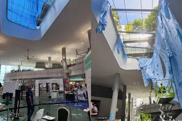 Keadaan sebahagian bumbung sementara di plaza komuniti Kampung Admiralty yang runtuh akibat hujan lebat pada petang 4 Ogos, menyebabkan acara yang diadakan di situ terpaksa dibatalkan.
