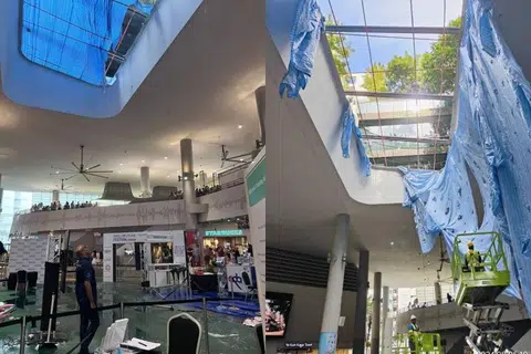 Keadaan sebahagian bumbung sementara di plaza komuniti Kampung Admiralty yang runtuh akibat hujan lebat pada petang 4 Ogos, menyebabkan acara yang diadakan di situ terpaksa dibatalkan.