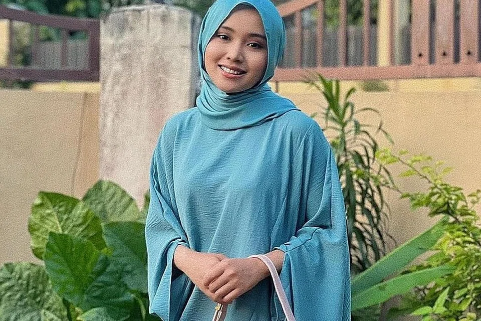 CERIA TIMBA ILMU: Farisha Iris seronok menimba ilmu seni dan akademik yang dapat dijadikan sandaran kerana yakin dalam apa jua aspek kehidupan, ilmu dan kemahiran yang dipertajam saban waktu, membawa kelebihan untuk masa depan. - Foto INSTAGRAM FARISHA IRIS