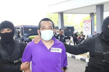 Hafizul Hawari, 38 tahun, suspek yang melepaskan tembakan ke arah isterinya di Balai Ketibaan Lapangan Terbang Antarabangsa Kuala Lumpur (KLIA) Terminal 1, direman tujuh hari bermula 16 April bagi membantu siasatan.