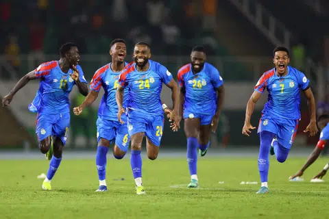 Pemain DR Congo meraikan kemenangan mereka ke atas Mesir menerusi penentuan penalti pada pusingan 16 terakhir Afcon di San Pedro, Ivory Coast. 
