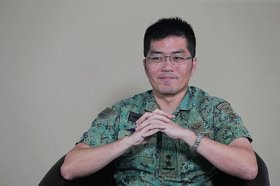 "Panel ini telah menyemak proses, langkah dan dasar bagi pengurusan strok haba dalam SAF. Dua bidang di mana mereka telah menyarankan peningkatan adalah dalam bidang pencegahan dan respons terhadap strok haba." - Panglima Pasukan Pertahanan, Mejar-Jeneral (MG) Ong Melvyn Ong (gambar atas)