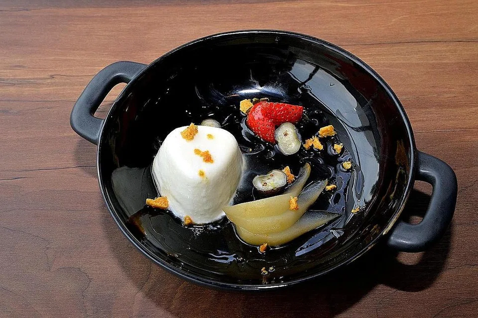 PENCUCI MULUT: Greek Yoghurt Panna Cotta. - Foto-foto M.O. SALLEH