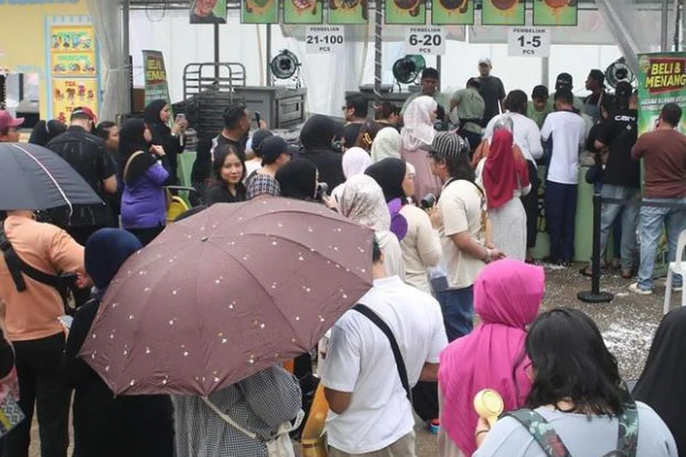 Kunafa yang disaluti sos cokelat menjadi pencuci mulut paling laris sehingga ramai sanggup beratur lapan jam lamanya semasa acara Absolut Food Fest yang berlangsung dari 16 Ogos hingga 18 Ogos berdekatan dengan Kallang Leisure Mall. 