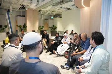Antara isu yang dibincangkan pada Dialog Masyarakat Berita Harian ialah isu berkenaan aktivisme, kesedaran sivik dalam kalangan belia serta cara memupuk bakat belia demi masa depan bersama.
