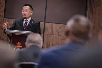 GESA DIAMBIL TINDAKAN: Menteri Sumber Asli, Alam Sekitar dan Perubahan Iklim Malaysia, Nik Nazmi Nik Ahmad, menggesa Indonesia dan Asean mengambil tindakan apabila mutu udara semakin teruk.