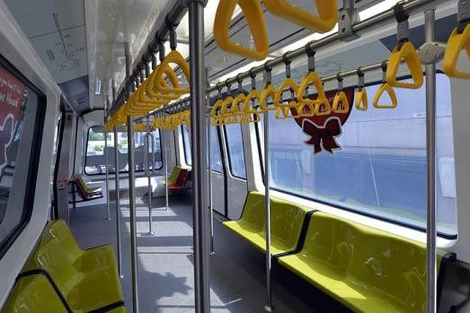 DILENGKAPI DENGAN KEMUDAHAN BARU: Kereta api baru boleh membawa seramai 105 penumpang dan mempunyai lebih susur tangan serta penyaman udara yang lebih baik.