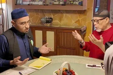 Menerusi perkhidmatan, ‘Mobile Amil’ Jamiyah Singapura, mereka yang ingin membayar zakat hanya perlu menghubungi talian 9720-5001 dan seorang amil akan datang untuk membantu mereka menunaikan kewajipan itu. 