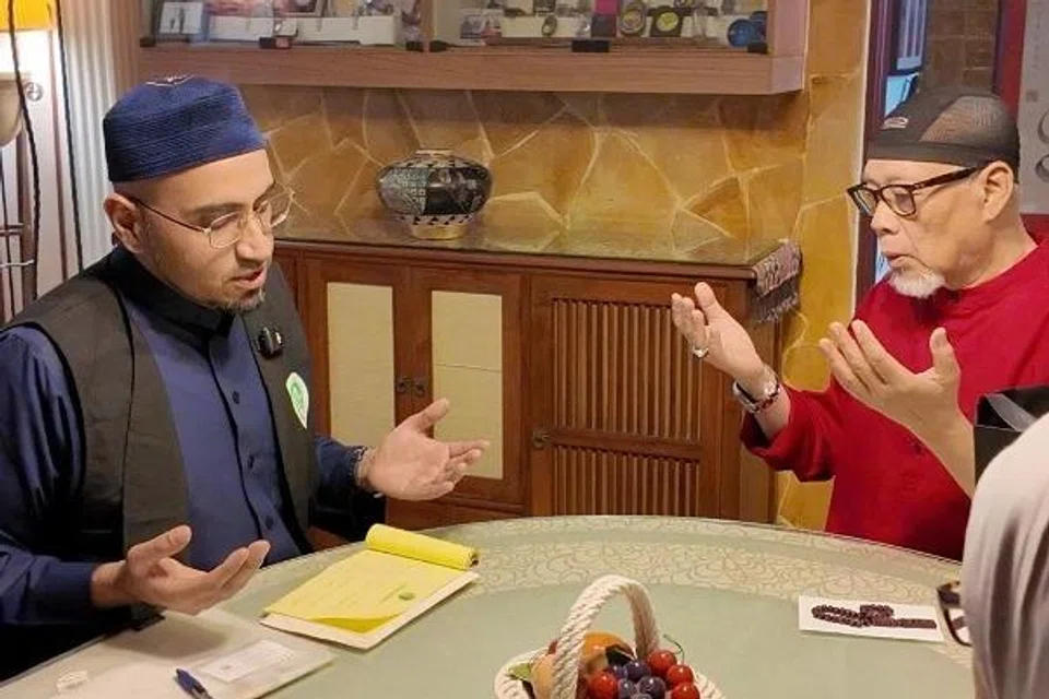 Menerusi perkhidmatan, ‘Mobile Amil’ Jamiyah Singapura, mereka yang ingin membayar zakat hanya perlu menghubungi talian 9720-5001 dan seorang amil akan datang untuk membantu mereka menunaikan kewajipan itu. 