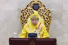 Sultan Selangor, Sultan Sharafudin Idris Shah, melahirkan perasaan marahnya setelah pasukan Selangor FC dihukum Liga Bolasepak Malaysia (MFL) dan Persatuan Bola Sepak Malaysia (FAM).