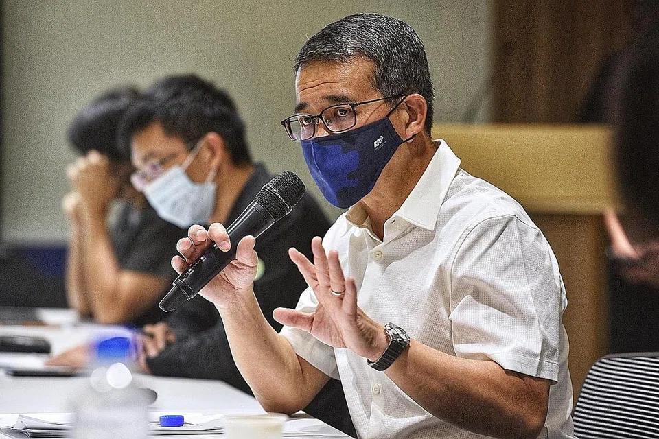 UMUMKAN RANCANGAN: Menteri Kebudayaan, Masyarakat dan Belia, Encik Edwin Tong semasa memberi taklimat tentang usaha kementeriannya. - Foto BH oleh DESMOND WEE