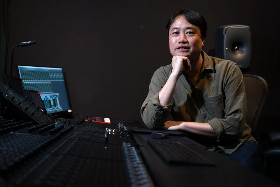 Berkongsi kepada media di Infinite Studios, yang terletak di Media Circle, pada 11 Jun, Pengarah Muzik Perbarisan Hari Kebangsaan (NDP) 2026, Encik Bang Wenfu, berkata pihaknya mahu menawarkan sesuatu yang berbeza, dan edisi kali ini, khususnya dengan kembalinya NDP ke Stadium Negara selepas 10 tahun, membawa suasana yang lebih berunsurkan konsert.