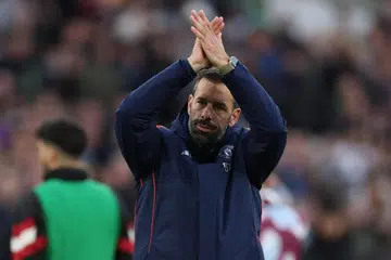 Yang lebih penting bagi pengurus sementara Manchester United,  Ruud van Nistelrooy, ialah menyuntik semangat dan keyakinan dalam diri setiap pemain, dan mengasah ketumpulan penyerangnya di hadapan gawang lawan. 