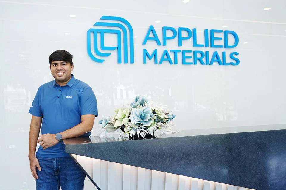 Encik Mohamed Nazirudeen Abdul Rahman, seorang pengurus operasi,  berkata beliau sentiasa mencari peluang untuk mempertingkat dirinya baik di tempat kerja mahupun dalam kehidupannya. Beliau kini bertugas di Applied Materials South East Asia. 