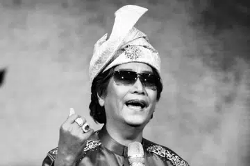 M DAUD KILAU: Disifatkan Perdana Menteri Malaysia, Datuk Seri Anwar Ibrahim, sebagai permata tanah air.
