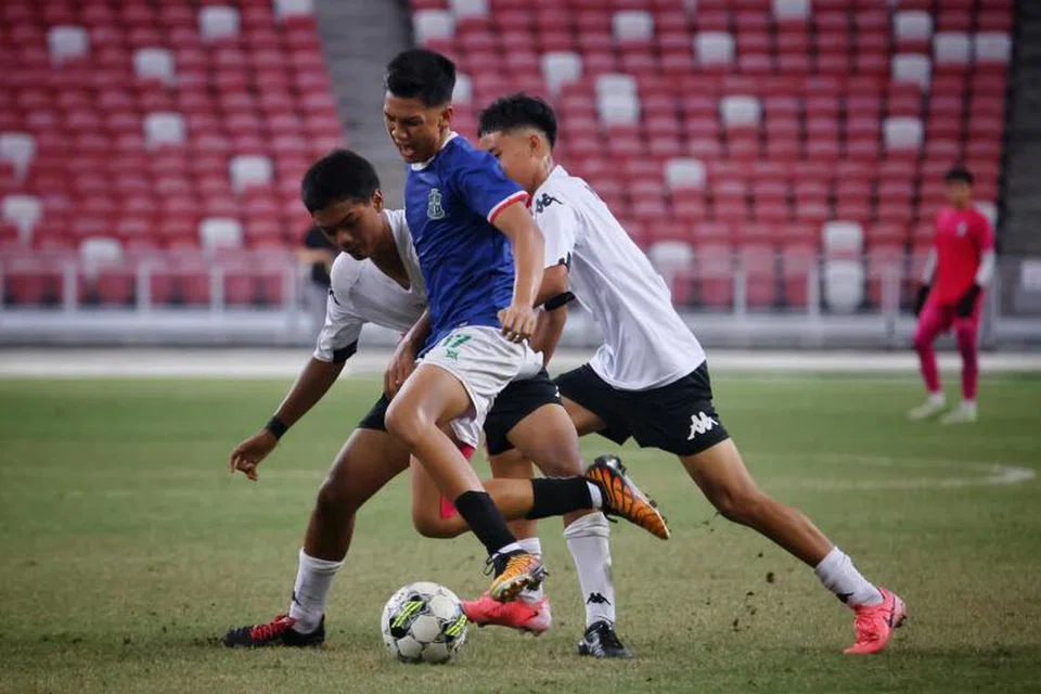 Lebih sokongan harus diberikan kepada sukan berpasukan, kata wartawan Berita Minggu, Zulaiqah Abdul Rahim.