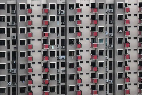 TUJUAN TINJAUAN: Lembaga Perumahan dan Pembangunan (HDB) melancarkan Tinjauan Sampel Isi Rumah (SHS) 2023/24 ke-12 pada Isnin untuk mendapatkan maklum balas penduduk mengenai perumahan awam dan memahami keperluan dan jangkaan mereka yang berubah. 