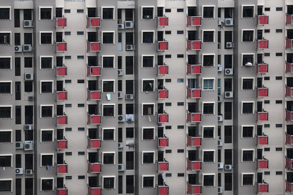 TUJUAN TINJAUAN: Lembaga Perumahan dan Pembangunan (HDB) melancarkan Tinjauan Sampel Isi Rumah (SHS) 2023/24 ke-12 pada Isnin untuk mendapatkan maklum balas penduduk mengenai perumahan awam dan memahami keperluan dan jangkaan mereka yang berubah. 