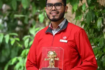 DIHARGAI: Encik Yasin Yusoff merupakan salah seorang daripada 32 penerima Anugerah Cemerlang pada 2023.