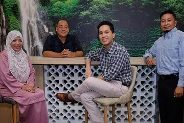 FINALIS GURU ARIF BUDIMAN TELADAN: (Dari kiri) Cikgu Manisah Osman, Cikgu M. Fuad Salim, Cikgu Zulhafiz Zainal dan Cikgu Abdul Khalik Saidin merupakan finalis Agab 2021 bagi kategori Teladan. - Foto-foto BH oleh KHALID BABA