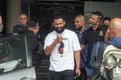 SABAR MENUNGGU: Pelakon Sharnaaz Ahmad, 36 tahun, meminta kepada pihak yang menimbulkan spekulasi bahawa dirinya itu panas baran untuk tunggu kenyataan dari beliau. - Foto HARIAN METRO
