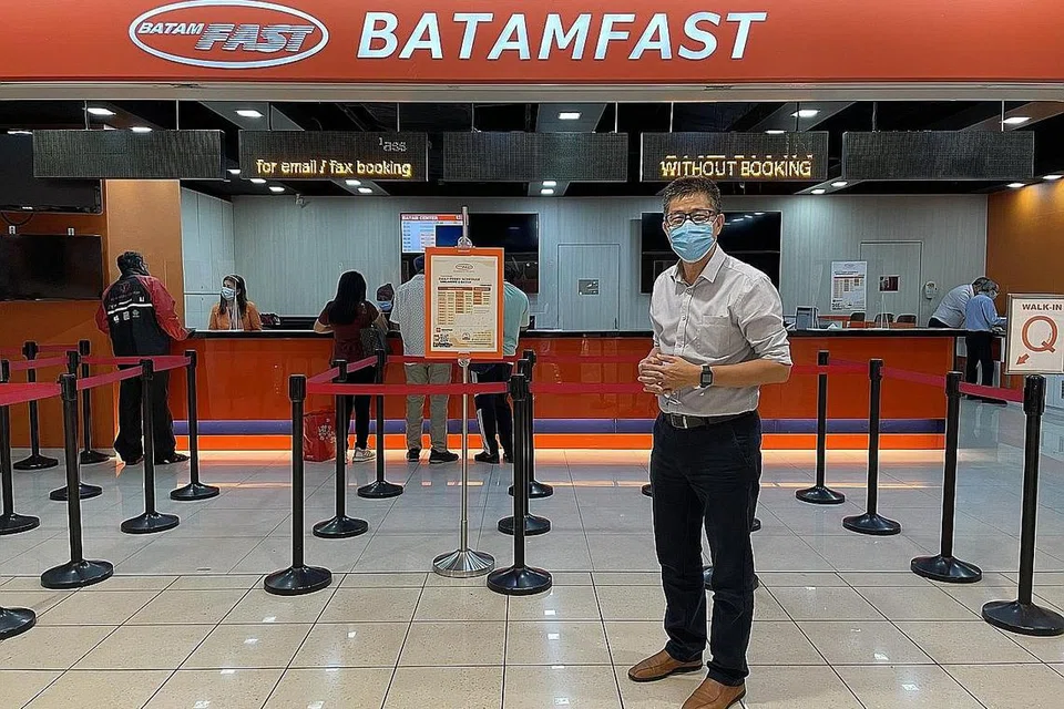 BELUM PENUH: Encik Chua Coon Leng berkata meskipun keadaan lebih baik berbanding sepanjang dua tahun lalu, peningkatan penumpang masih perlahan. - Foto FARID HAMZAH