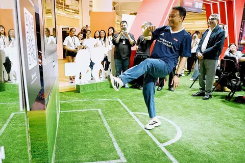 Pengunjung boleh meneroka bagaimana peranti, perkhidmatan dan huraian Lenovo memacu kejohanan Piala Dunia 2026. Orang ramai dapat melihat sendiri bagaimana teknologi mengubah dunia sukan dan pengalaman peminat hari ini.