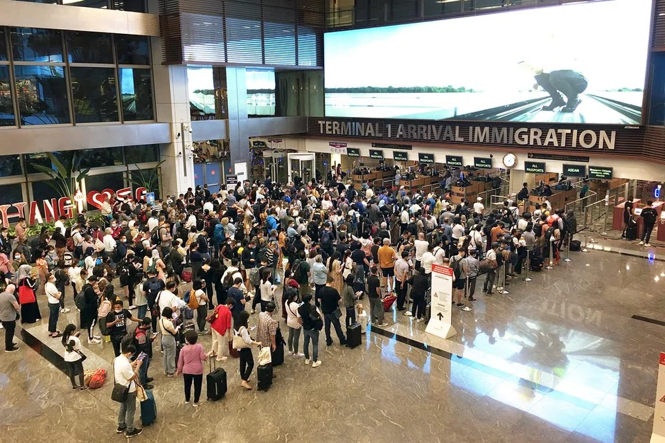 JUMLAH PENUMPANG MENINGKAT: Seramai 5.12 juta penumpang melalui Lapangan Terbang Changi pada Jun, menurut Kumpulan Lapangan Terbang Changi (CAG).