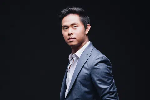 RINDU RAMADAN: Cakra Khan anggap Ramadan yang bakal menjelang sebagai ruang berkumpul dengan keluarga meskipun rindu pada arwah bapanya yang meninggal dunia sesudah serangan strok pada 2020. - Foto OFFSHORE ENTERTAINMENT