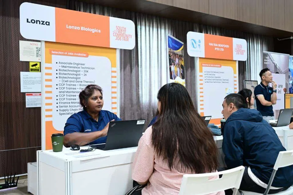 Di bawah program ‘Jobs Nearby @ CDC’, individu yang mencari pekerjaan akan dipadankan dengan temu duga secara fizikal atau dalam talian.