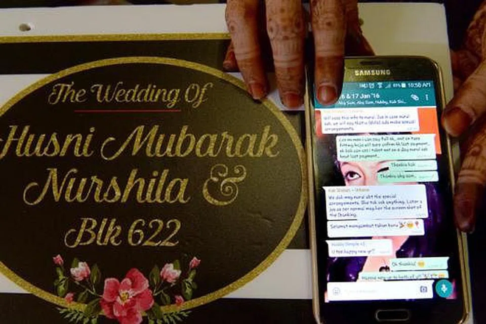 MAJLIS WALIMAH HAMPIR DIBATALKAN: Pasangan Encik Husni Mubarak dan Cik Nurshila mendapat ucapan 'Selamat Tahun Baru' sebelum pemilik syarikat Urbane Wedding Concept menghilangkan diri. - Foto TAUFIK A. KADER