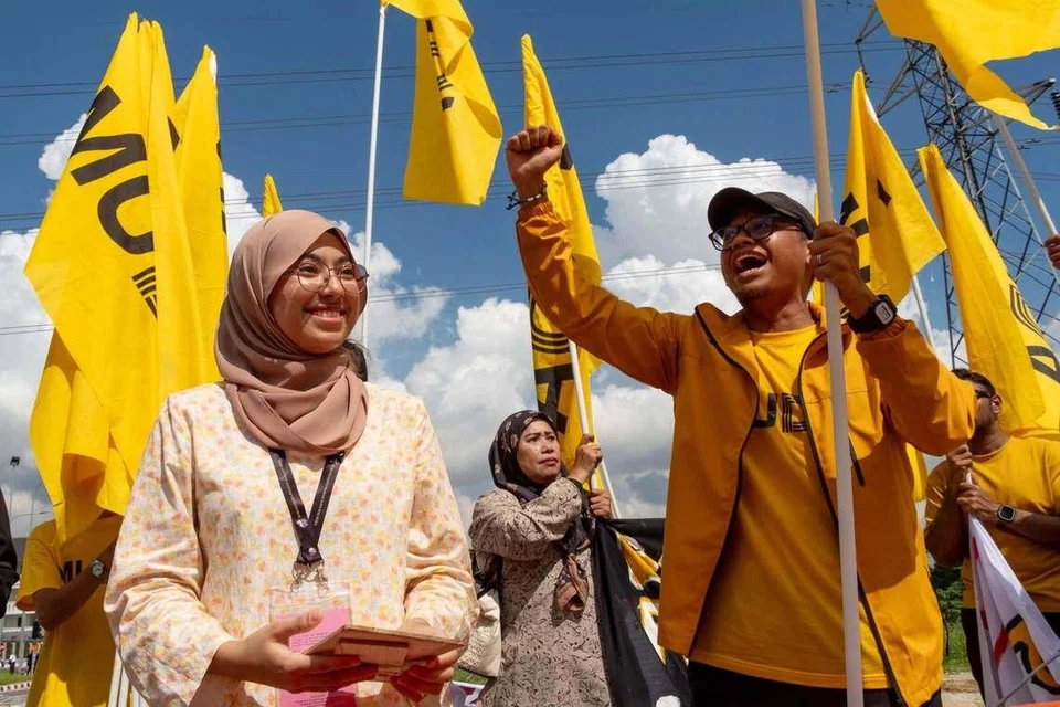 Cik Rashifa Aljunied (kiri), ketika Hari Penamaan Calon pada 27 Jun.