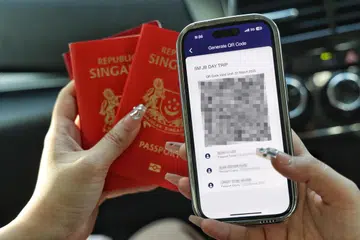 Sama seperti kenderaan persendirian, penumpang bas boleh menjana kod QR unik di aplikasi MyICA.