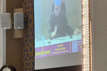 PERKASA UMMAH: Ceramah disampaikan oleh Ustaz Nuzhan Abdul Halim (berbaju hitam) pada 13 Januari lalu, di Masjid Darul Ghufran demi menampung dana bagi madrasah tersebut. 