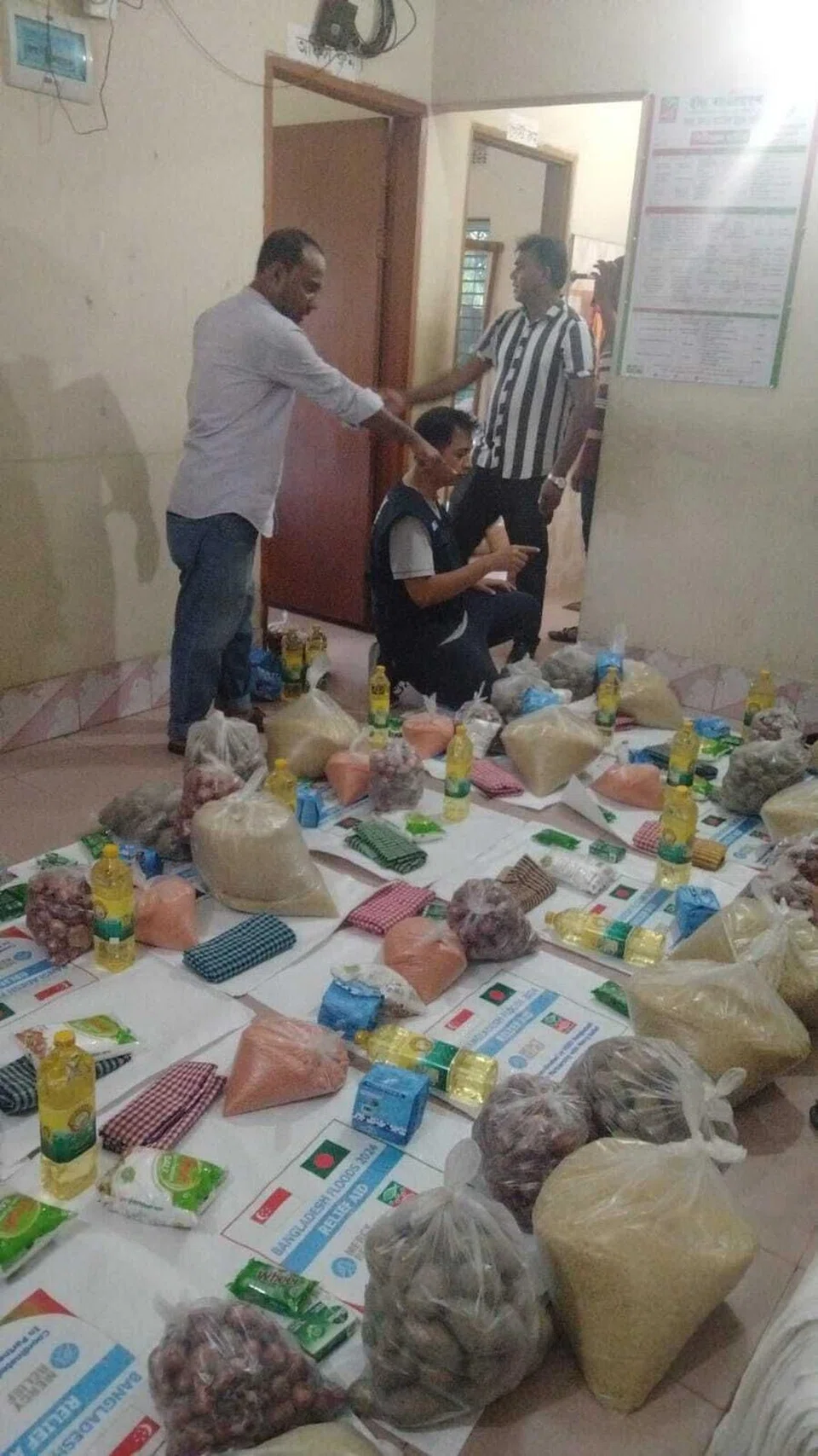 Persiapan pek bantuan sedang giat dijalankan di Bangladesh.