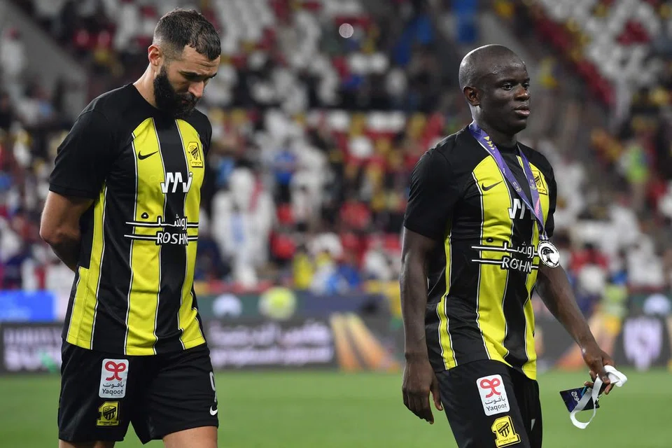 Jelas kekecewaan dua bintang asal Perancis, Karim Benzema dan N’Golo Kante selepas pasukan mereka tewas kepada Al-Hilal di perlawanan akhir Piala Super Saudi pada 12 April 2024.
