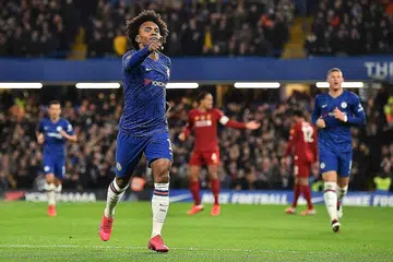 PRESTASI CEMERLANG: Willian meraikan golnya dalam kemenangan 2-0 ke atas Liverpool dalam Piala FA di Stamford Bridge kelmarin.- Foto AFP