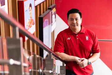 Bekas perenang negara, Mark Chay, akan mengambil alih jawatan setiausaha agung Majlis Olimpik Kebangsaan Singapura (SNOC) daripada pentadbir veteran, Chris Chan, pada 1 April.