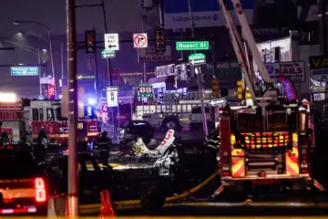 Para pegawai tempatan belum dapat mengesahkan jumlah mangsa yang mungkin maut di darat selepas sebuah pesawat pemindahan perubatan terhempas dan merempuh satu kawasan yang padat penduduk di Philadelphia, Pennsylvania, Amerika Syarikat, pada 31 Januari.