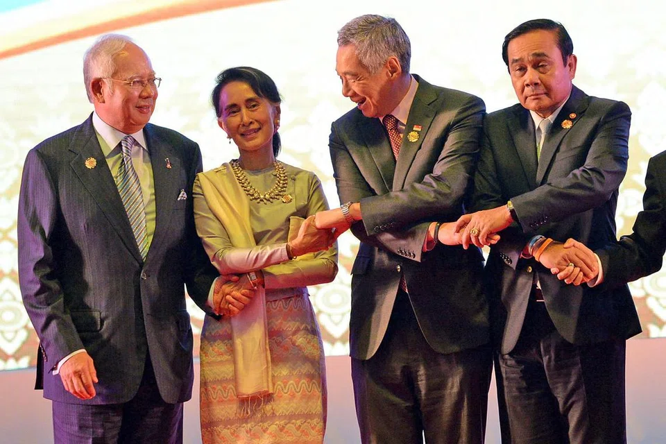 LAWATAN KE LAOS