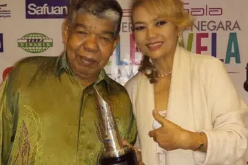 MENTOR BERINSPIRASI: Arwah Mat London merupakan mentor yang berharga buat pelakon Singapura, Mariana Yati, yang terkesan dengan pemergiannya.