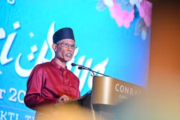 Menteri Bertanggungjawab bagi Ehwal Masyarakat Islam, Encik Masagos Zulkifli Masagos Mohamad, berucap di Perjumpaan Hari Raya Menteri 2024 pada 19 April. Dalam ucapan yang disampaikan kepada sekitar 300 tetamu Encik Masagos, antara lain  menekankan peri penting masyarakat Melayu/Islam memandang ke hadapan untuk membuat persiapan dan memainkan peranan memperkukuh generasi akan datang.